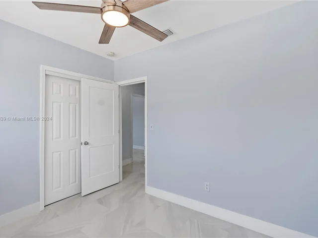 4100 NW 192nd St # 1, Miami Gardens FL 33055