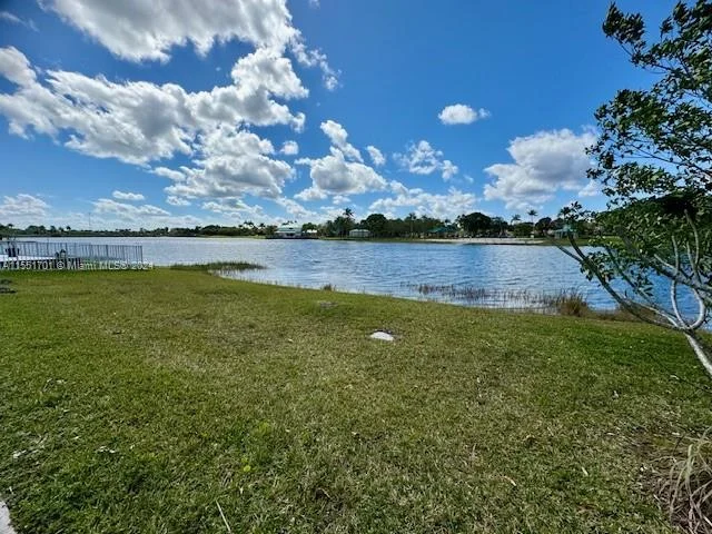 712 NW 177th Ave, Pembroke Pines FL 33029