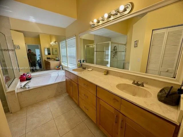 712 NW 177th Ave, Pembroke Pines FL 33029