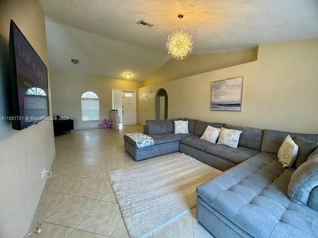 712 NW 177th Ave, Pembroke Pines FL 33029