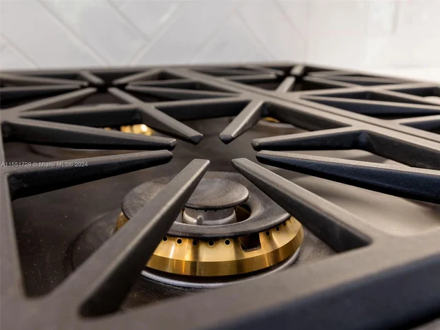 611 Sunset Rd, West Palm Beach FL 33401