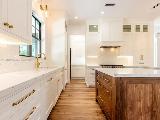 611 Sunset Rd, West Palm Beach FL 33401