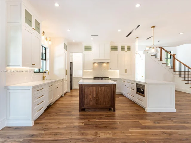 611 Sunset Rd, West Palm Beach FL 33401