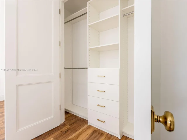 611 Sunset Rd, West Palm Beach FL 33401