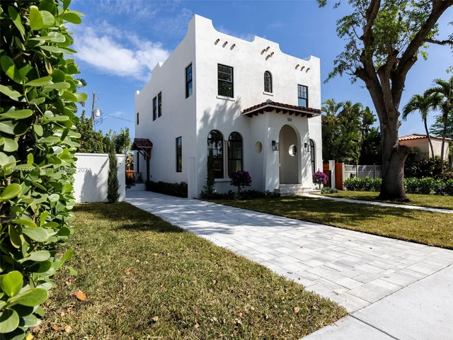 611 Sunset Rd, West Palm Beach FL 33401