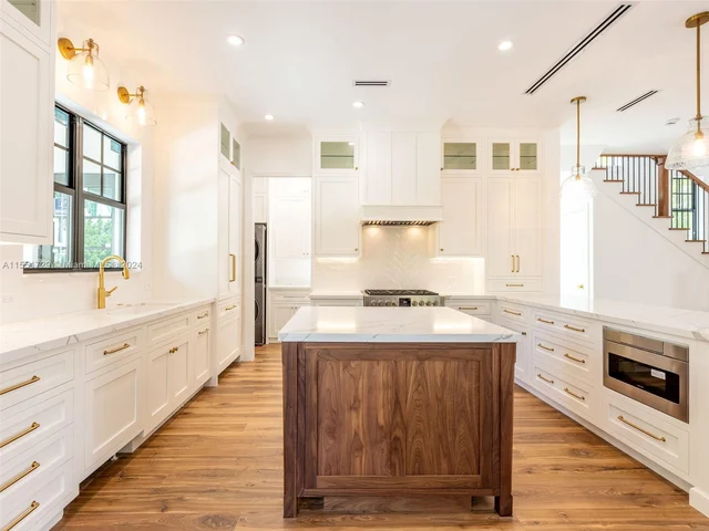 611 Sunset Rd, West Palm Beach FL 33401