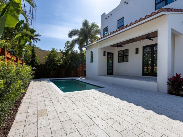 611 Sunset Rd, West Palm Beach FL 33401