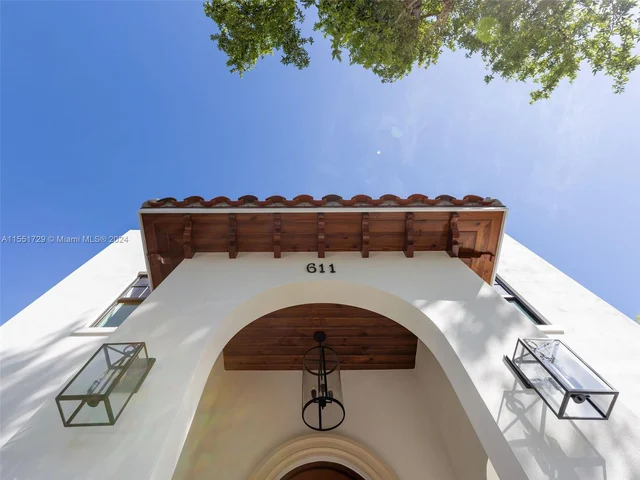 611 Sunset Rd, West Palm Beach FL 33401