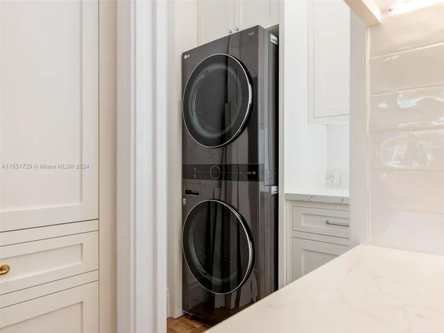 611 Sunset Rd, West Palm Beach FL 33401