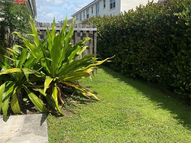 987 NE 42nd Ter, Homestead FL 33033