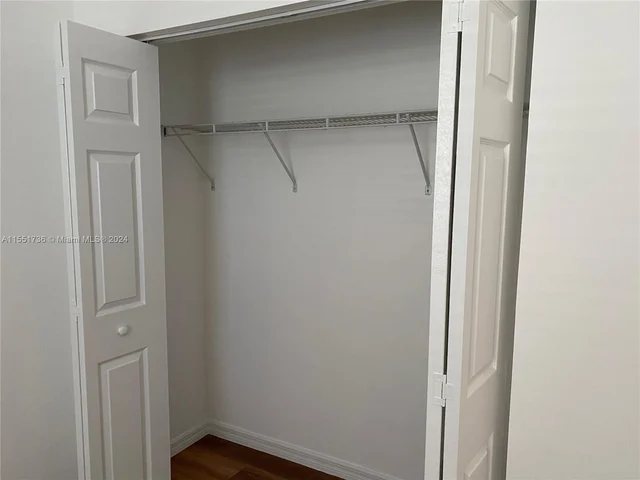 987 NE 42nd Ter, Homestead FL 33033