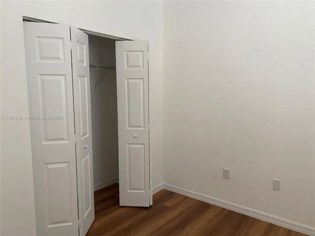 987 NE 42nd Ter, Homestead FL 33033