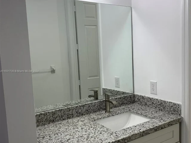 987 NE 42nd Ter, Homestead FL 33033