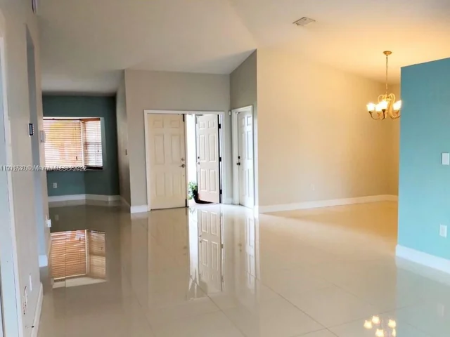 14851 SW 177th Ter, Miami FL 33187