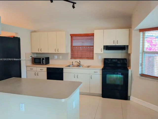 14851 SW 177th Ter, Miami FL 33187