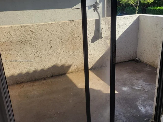 3240 Coral Lake Ln # 3240, Coral Springs FL 33065