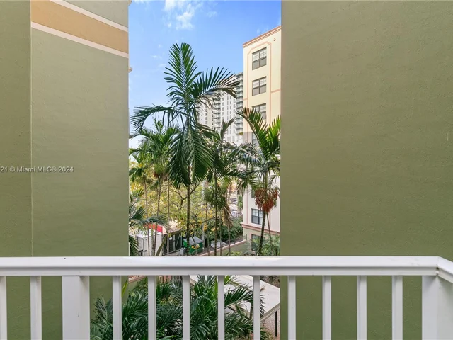 1919 Van Buren St # 402A, Hollywood FL 33020