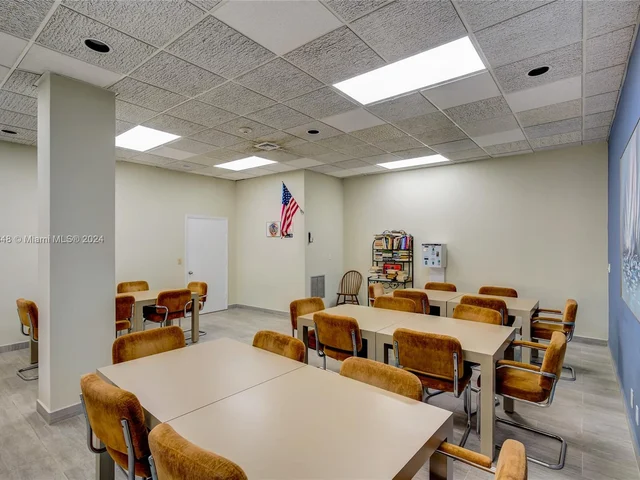 111 Golden Isles Dr # E3, Hallandale Beach FL 33009