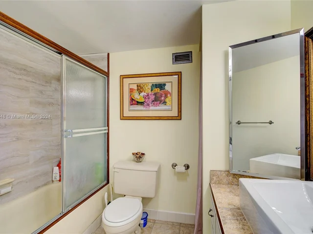 111 Golden Isles Dr # E3, Hallandale Beach FL 33009