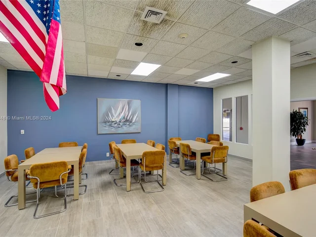 111 Golden Isles Dr # E3, Hallandale Beach FL 33009