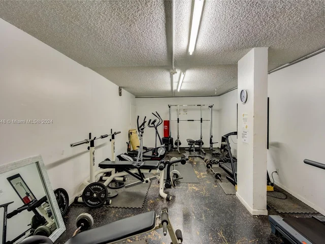 111 Golden Isles Dr # E3, Hallandale Beach FL 33009