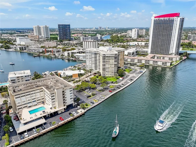 111 Golden Isles Dr # E3, Hallandale Beach FL 33009