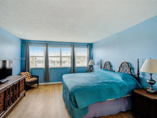 111 Golden Isles Dr # E3, Hallandale Beach FL 33009