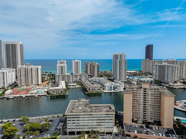 111 Golden Isles Dr # E3, Hallandale Beach FL 33009