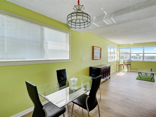111 Golden Isles Dr # E3, Hallandale Beach FL 33009