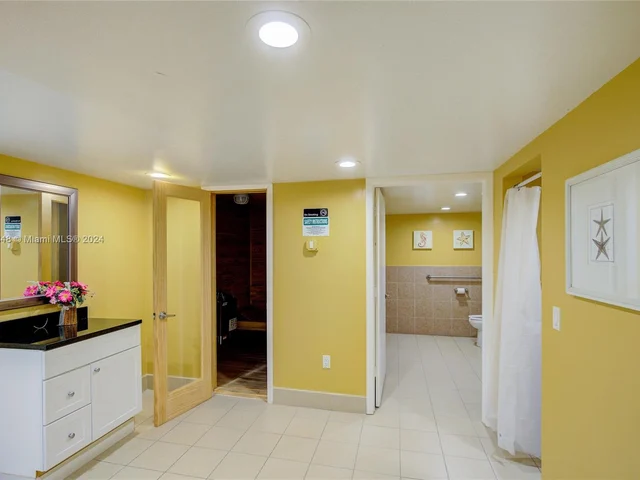 111 Golden Isles Dr # E3, Hallandale Beach FL 33009