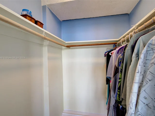 111 Golden Isles Dr # E3, Hallandale Beach FL 33009