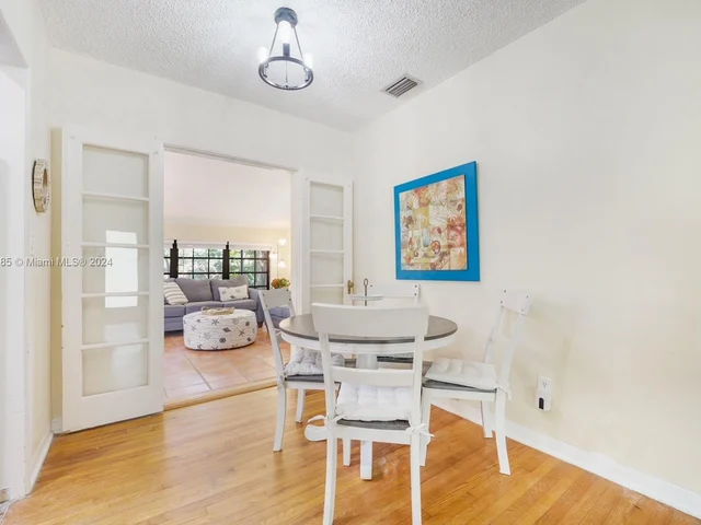 273 NE 107th St, Miami FL 33161