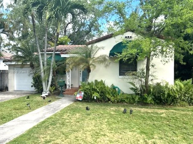 273 NE 107th St, Miami FL 33161