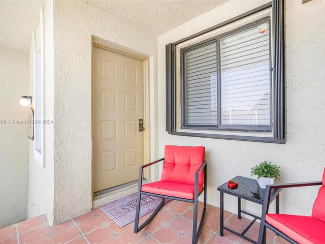 440 Lakeview Dr # 202, Weston FL 33326