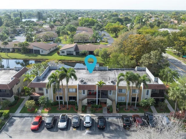 440 Lakeview Dr # 202, Weston FL 33326