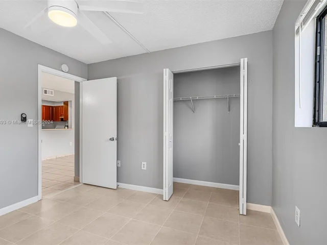 351 Palm Way # 106, Pembroke Pines FL 33025