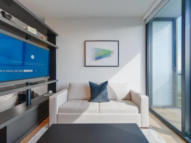 398 NE 5th St # 3116, Miami FL 33132