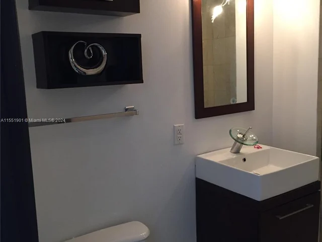 6365 Collins Ave # 3304, Miami Beach FL 33141