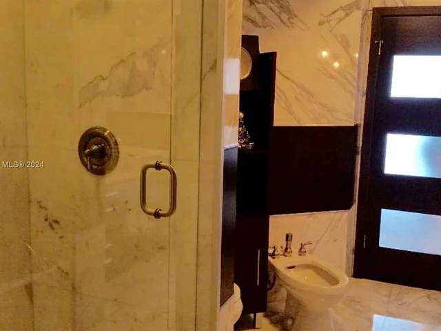 6365 Collins Ave # 3304, Miami Beach FL 33141