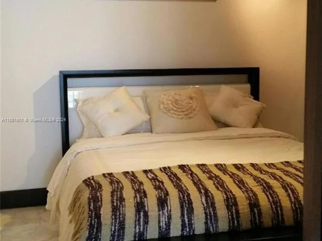 6365 Collins Ave # 3304, Miami Beach FL 33141