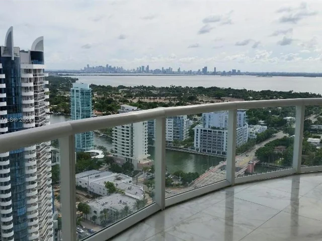 6365 Collins Ave # 3304, Miami Beach FL 33141