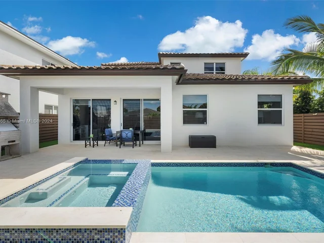 15139 SW 176th St, Miami FL 33187