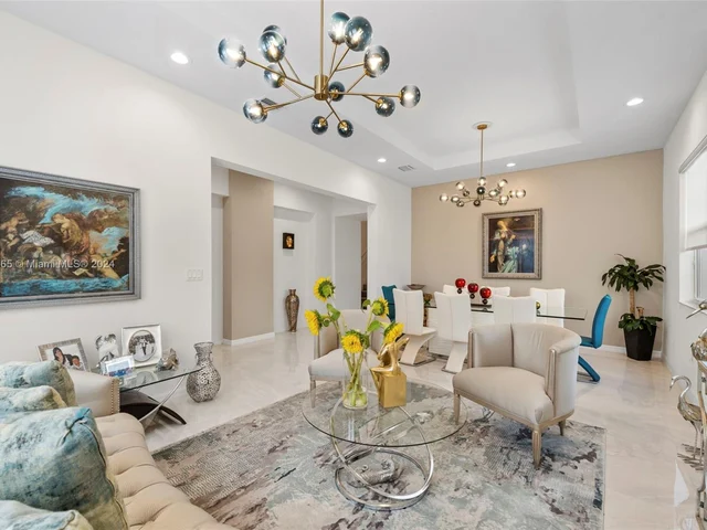 15139 SW 176th St, Miami FL 33187