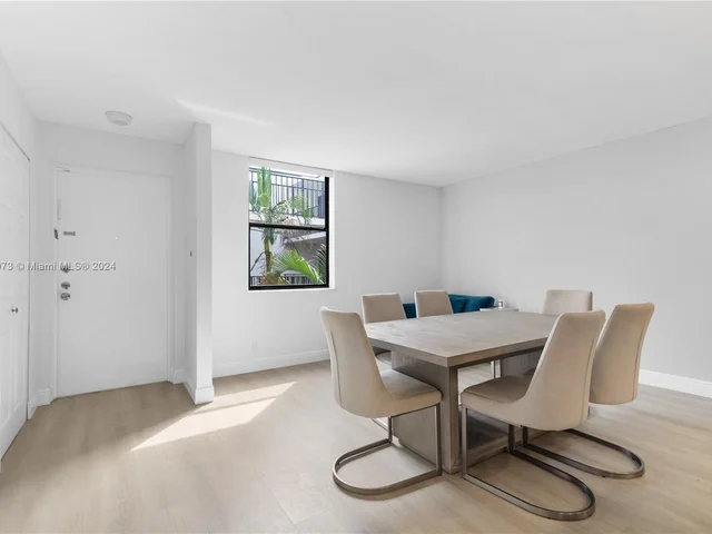 3350 NE 192nd St # B, Aventura FL 33180