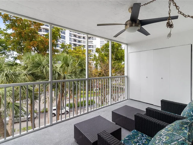 3350 NE 192nd St # B, Aventura FL 33180