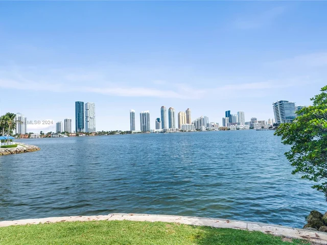 3350 NE 192nd St # B, Aventura FL 33180