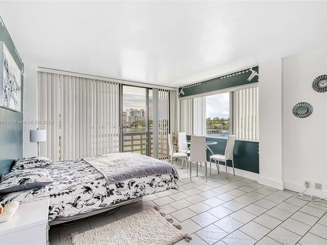 6484 Indian Creek Dr # 317, Miami Beach FL 33141