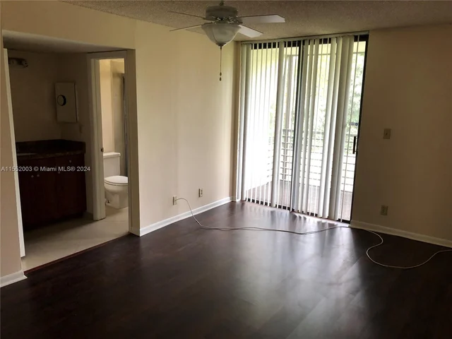 8050 W Mcnab Rd # 216, Tamarac FL 33321