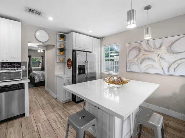 7340 Garfield St, Hollywood FL 33024