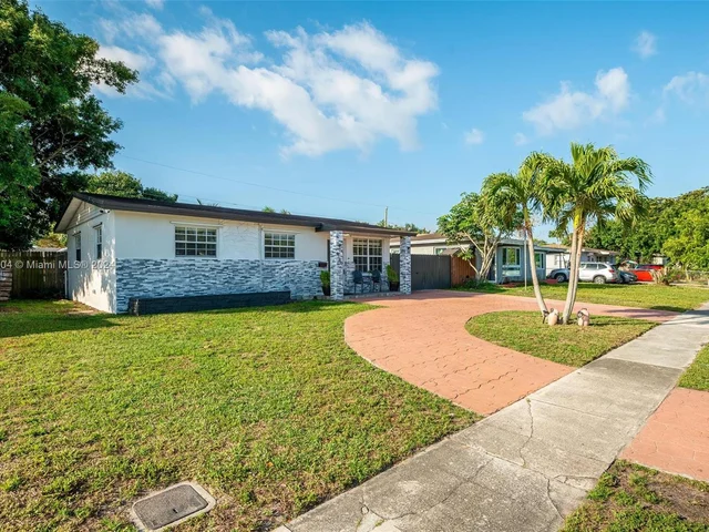 7340 Garfield St, Hollywood FL 33024